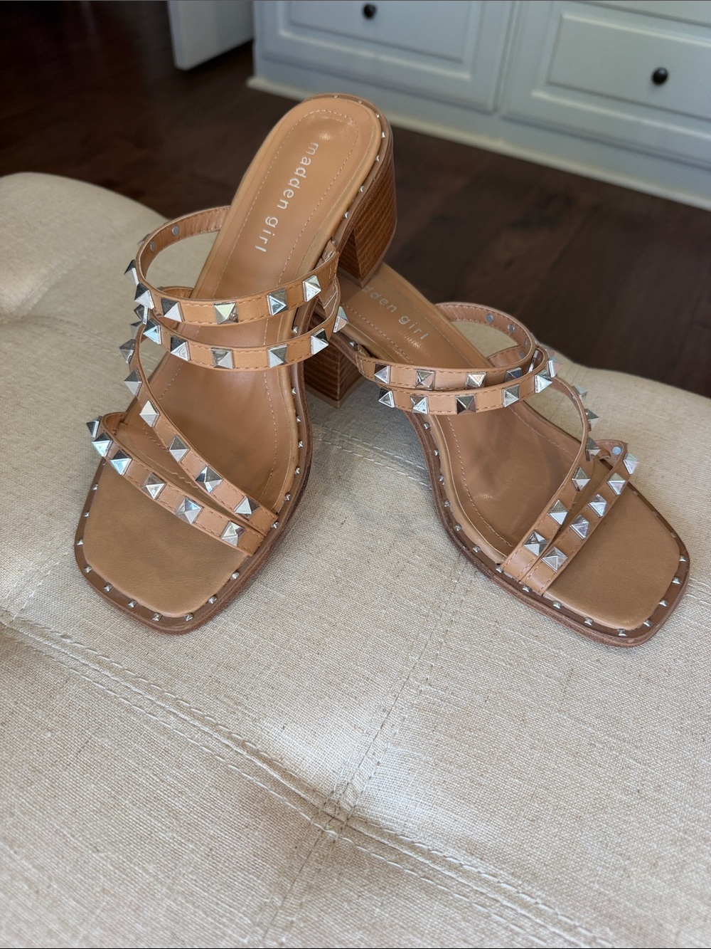 Madden Girl Women’s Roamm Heeled Sandal